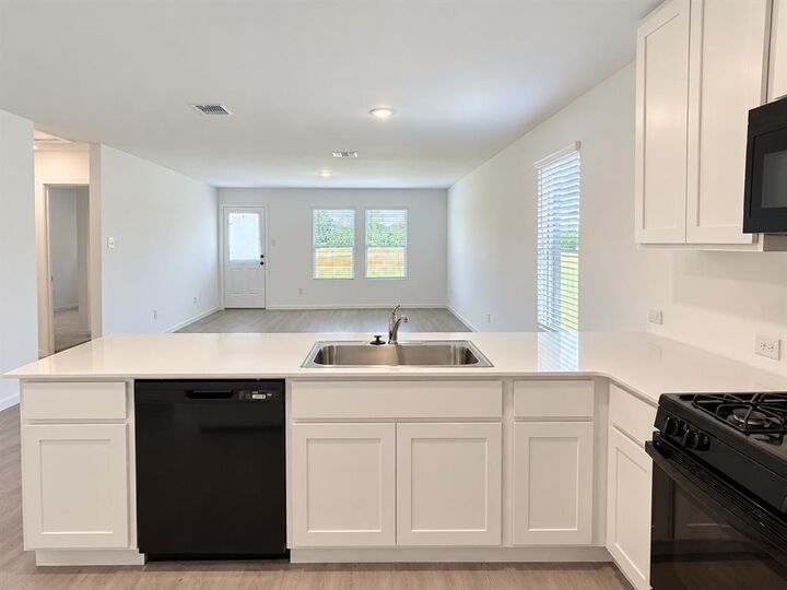 Property Photo: 2001 Chestnut Oak Court OK 73128