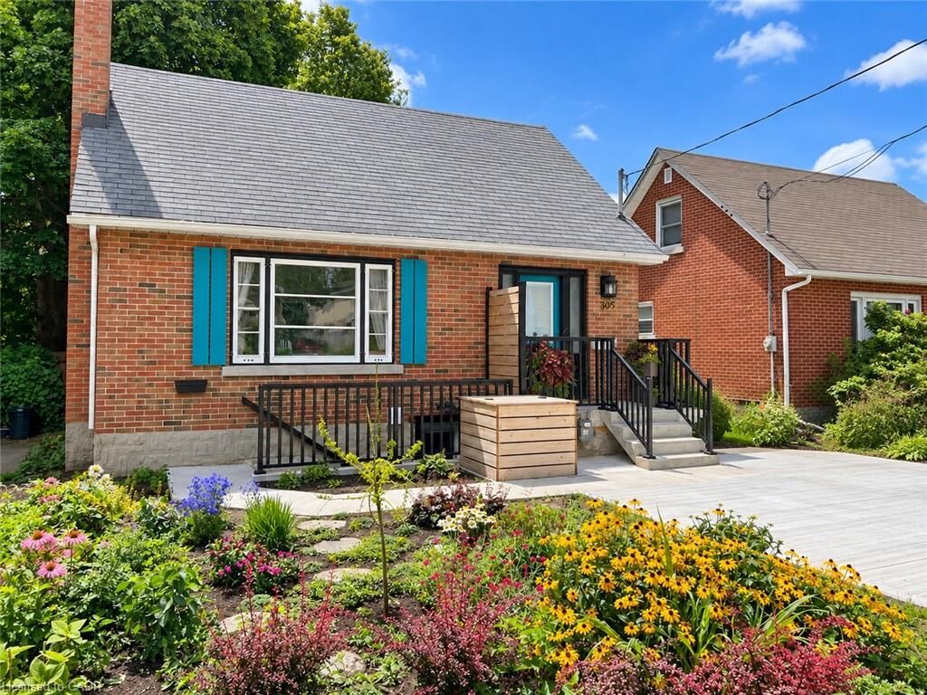 Property Photo: 305 Mill Street Lower ON N2M 3R8