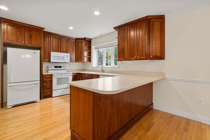 Property Photo:  2 Turtlebrook Way 2  MA 02052 