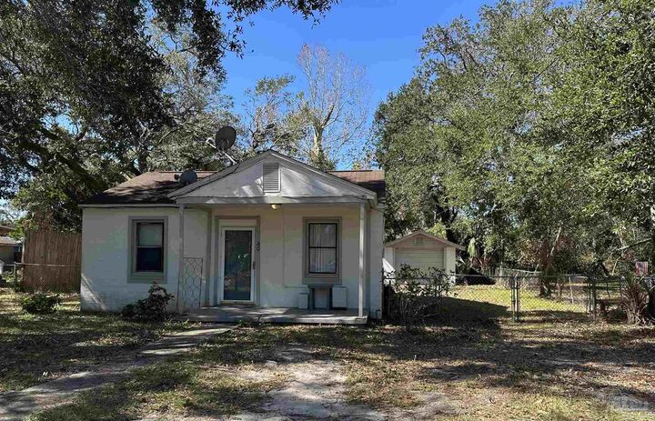 Property Photo:  49 W Carver Dr  FL 32507 