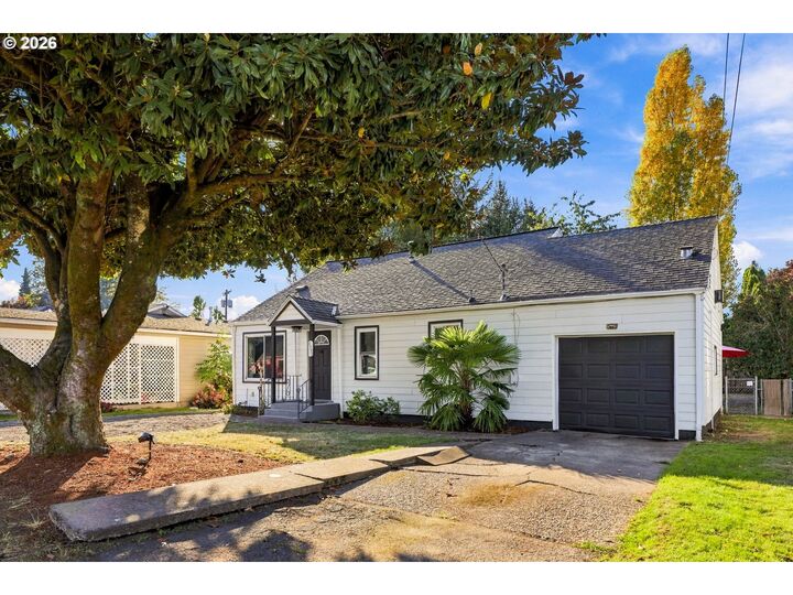 Property Photo:  4735 NE Harcourt Ave  OR 97303 