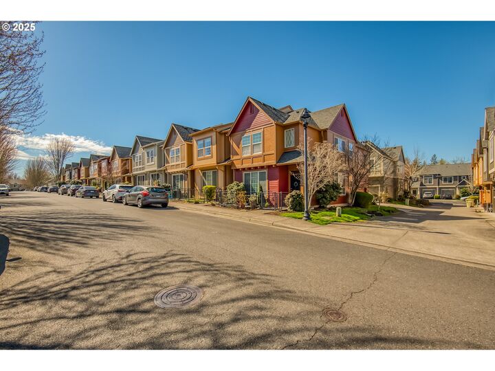 Property Photo: 1619 SW San Mateo Ter OR 97003