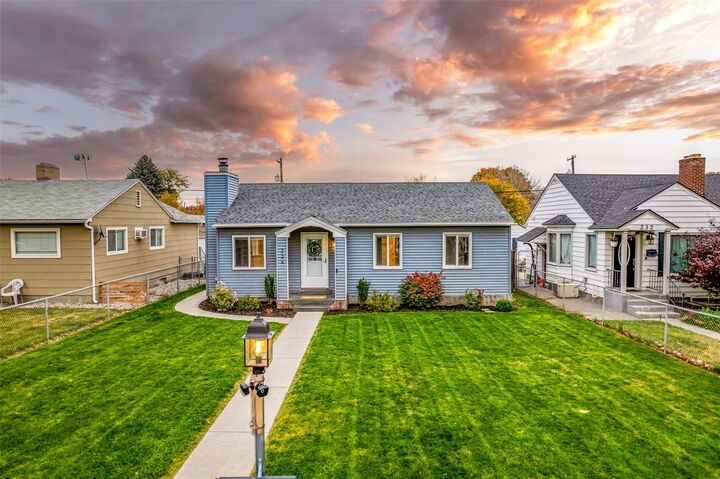 Property Photo:  224  E Street SW  WA 98823 