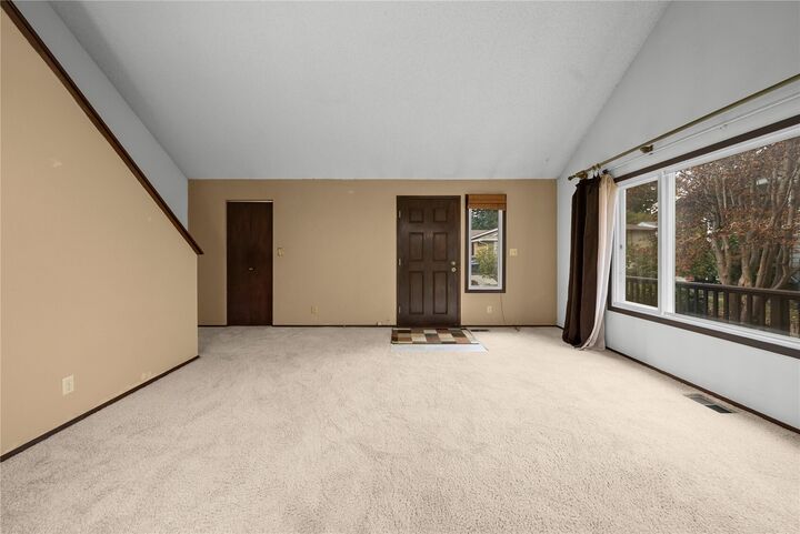 Property Photo: 24724 13th Avenue S WA 98198