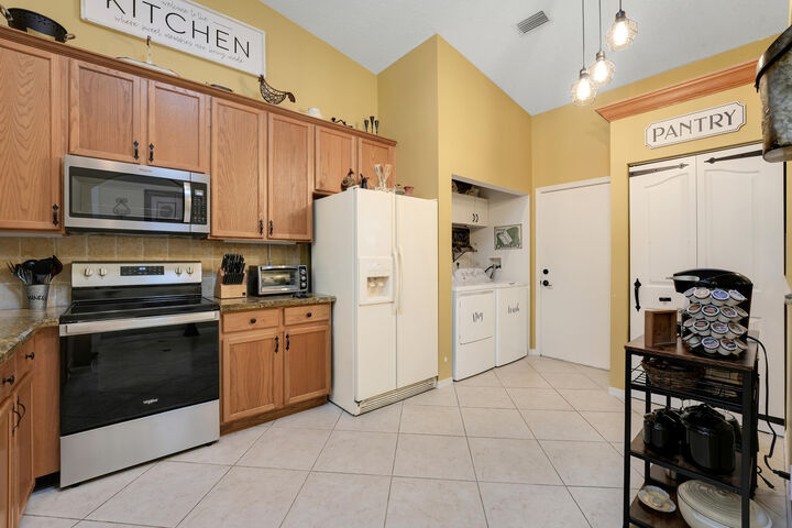 Property Photo: 8076 Cormyour Way FL 33472