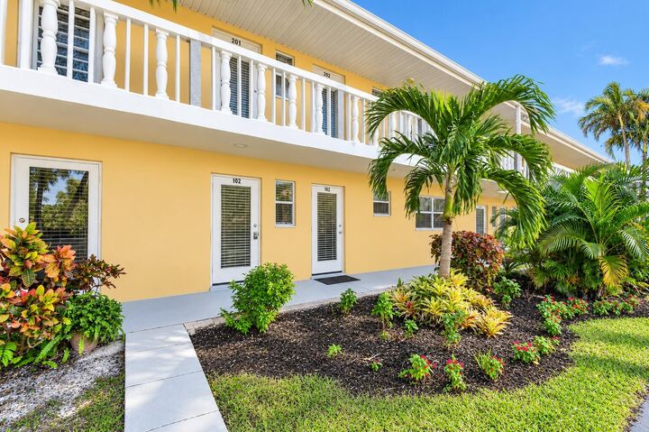 Property Photo: 2131 NE 1st Court 102 FL 33435
