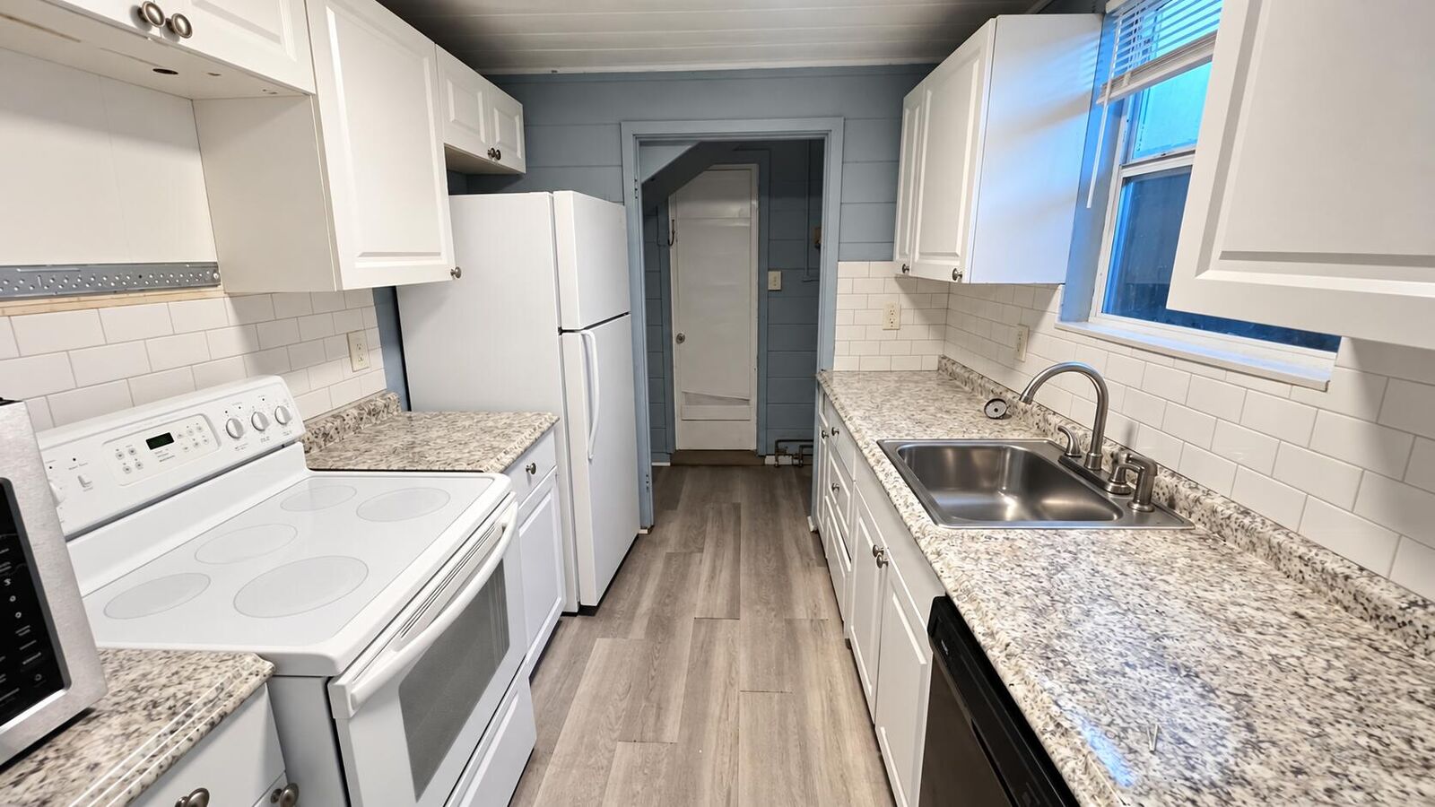 Property Photo:  714 4th Avenue N Unit 2  FL 33460 