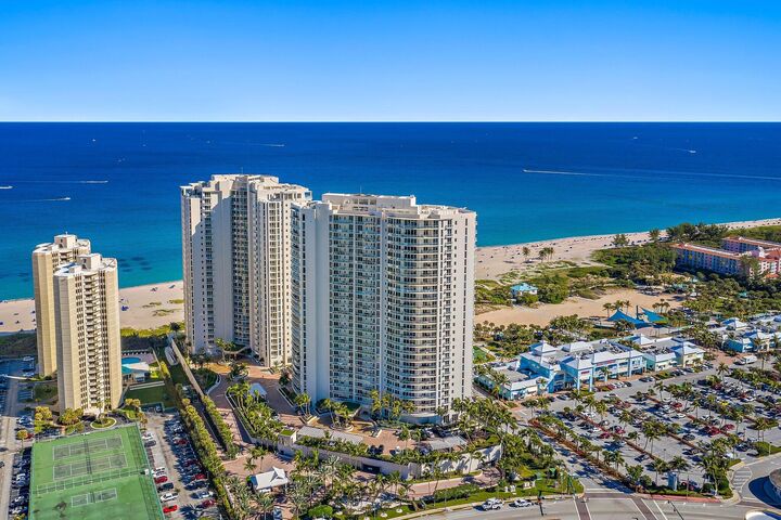 Property Photo: 2700 N Ocean Drive Ph-1B FL 33404