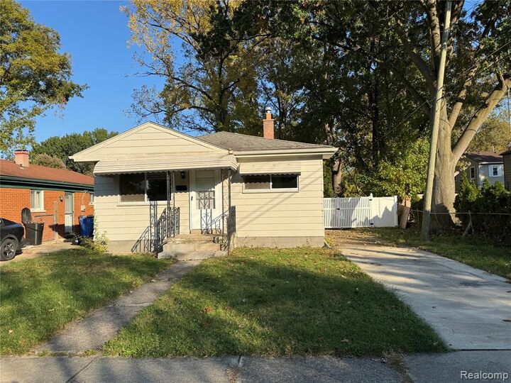 Property Photo: 4499 E Mayfair Street MI 48125
