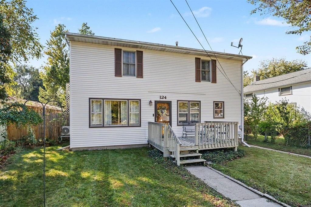 Property Photo: 124 S Mayhew Street MI 49117