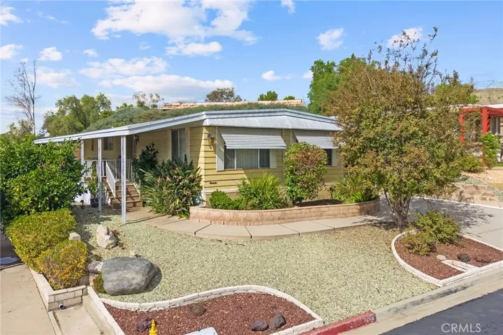 Property Photo:  29945 Via Magnolia  CA 92563 
