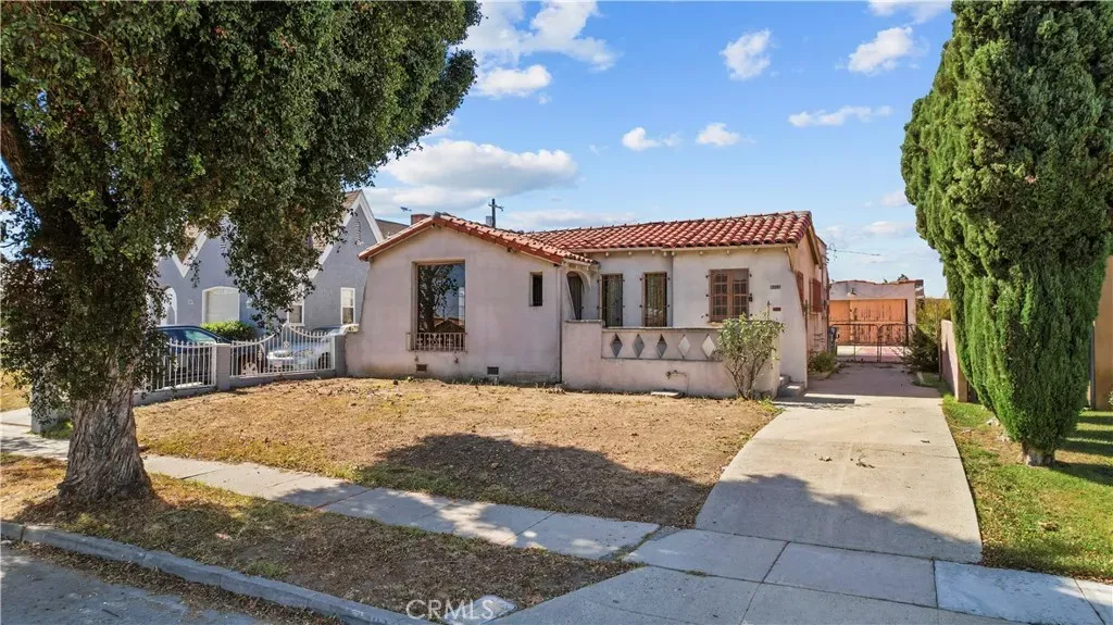 Property Photo: 9117 Dalton CA 90047