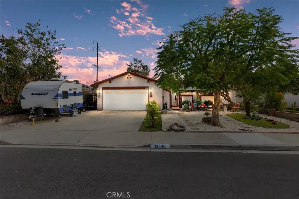 Property Photo:  13446 Oak Dell  CA 92553 