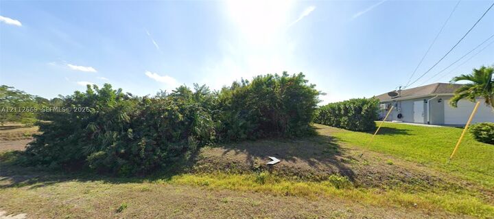 Property Photo: 3501 12 Street SW FL 33976