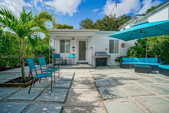 Property Photo:  7 NE 50th St  FL 33137 