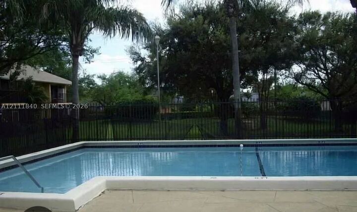 Property Photo: 5901 Washington St 250 FL 33023