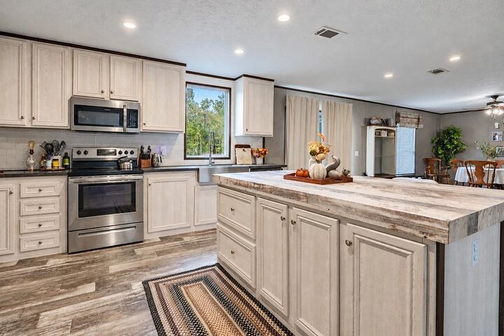 Property Photo: 4911 Bill Rosteet Road LA 70611