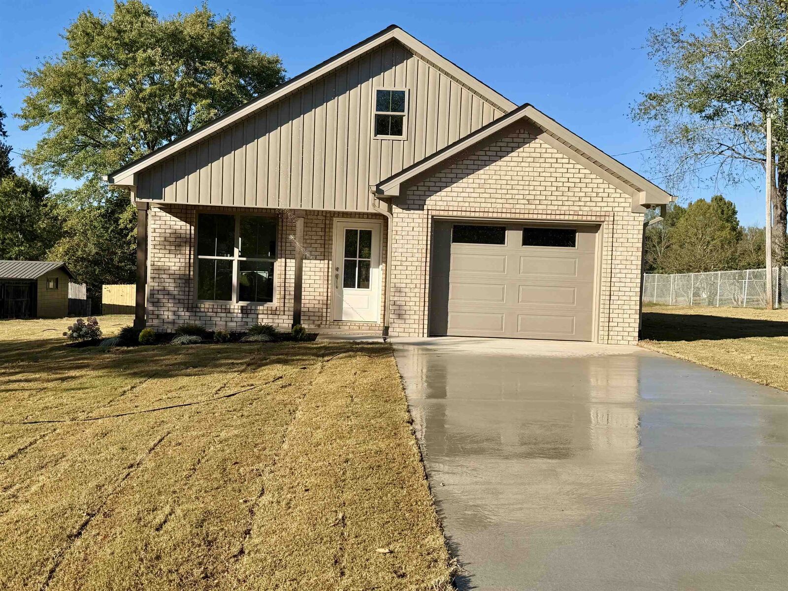 Property Photo:  220 Buford St  AL 35633 