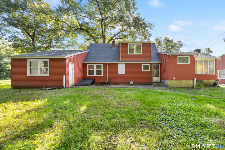 Property Photo:  251 East Johnson Avenue  CT 06410 
