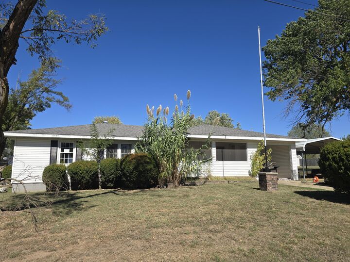 Property Photo:  301 E Wilson Street  MO 64874 