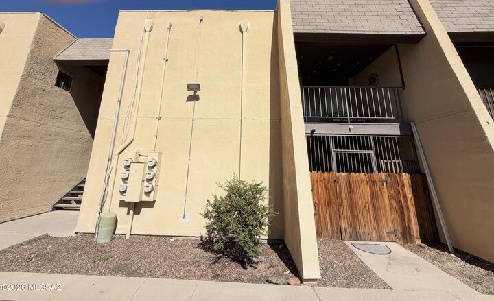 Property Photo:  1620 N Wilmot Road Unit F230  AZ 85712 