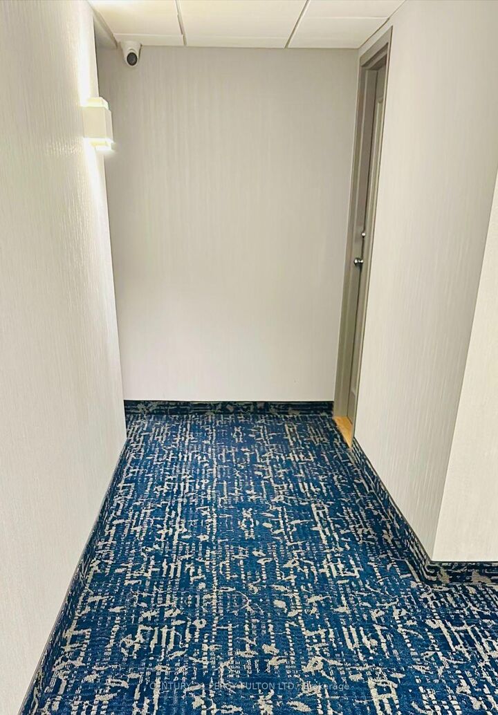 Photo de la propriété: 2550 Lawrence Avenue E 721 ON M1P 4Z3