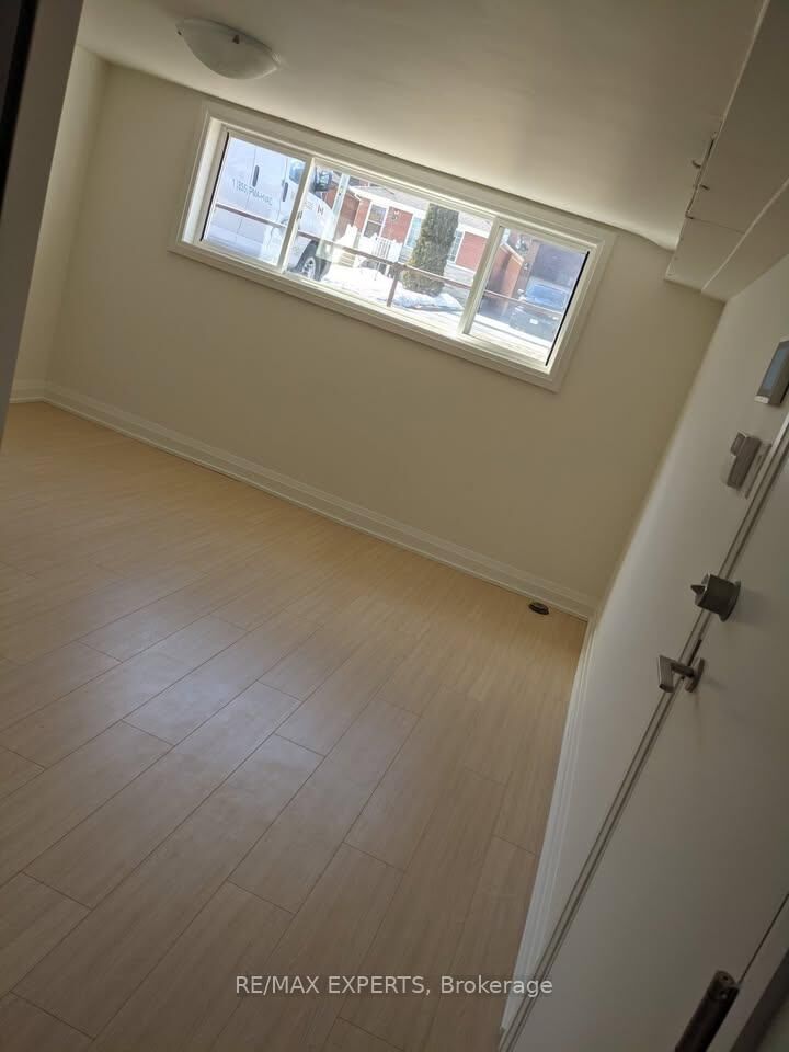 Property Photo:  41 Gort Avenue Bsmt  ON M8W 3Y7 
