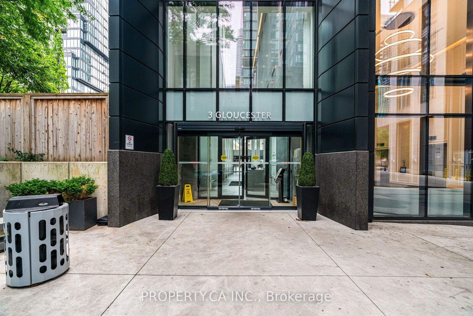 Property Photo:  3 Gloucester Street 1709  ON M4Y 0C6 