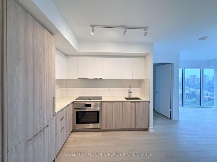 Property Photo:  15 David Salomon Drive 1405  ON M3C 0T2 