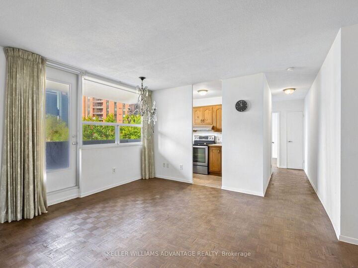 Property Photo: 40 Homewood Avenue 807 ON M4Y 2K2
