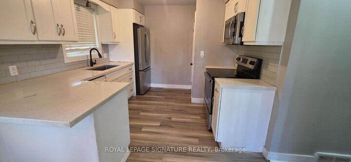 Property Photo:  406 Vermont Avenue  ON N5Z 3E5 
