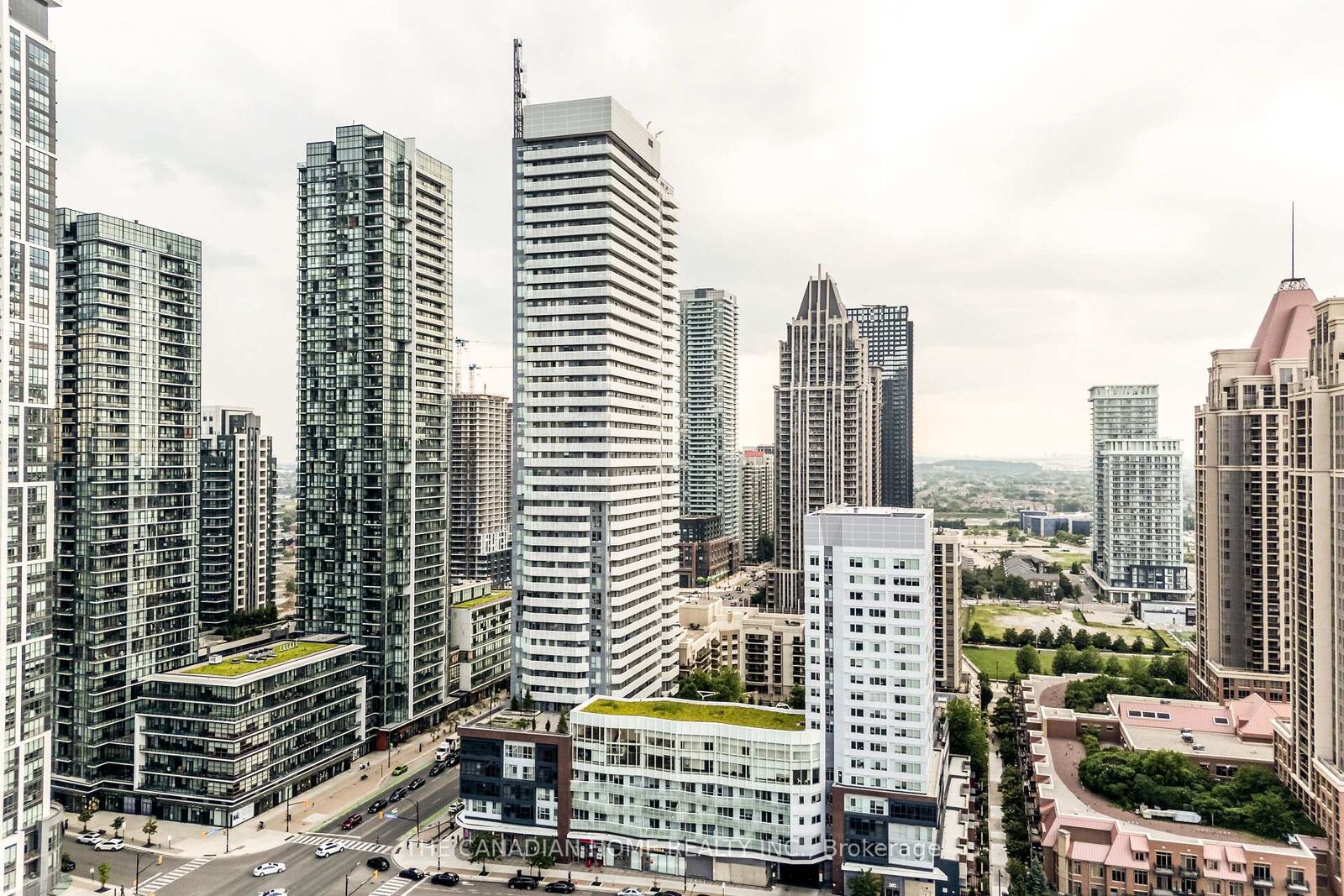 Property Photo:  4065 Confederation Parkway 1412  ON L5B 0L4 