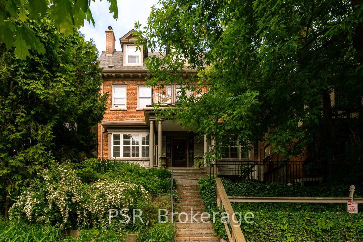 Property Photo: 483 Parkside Drive 2B ON M6R 2Z9