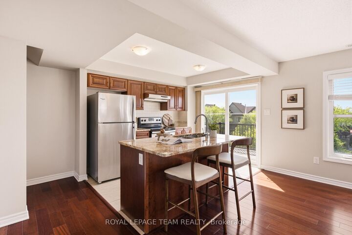 Property Photo:  528 Clearbrook Drive  ON K2J 5X5 