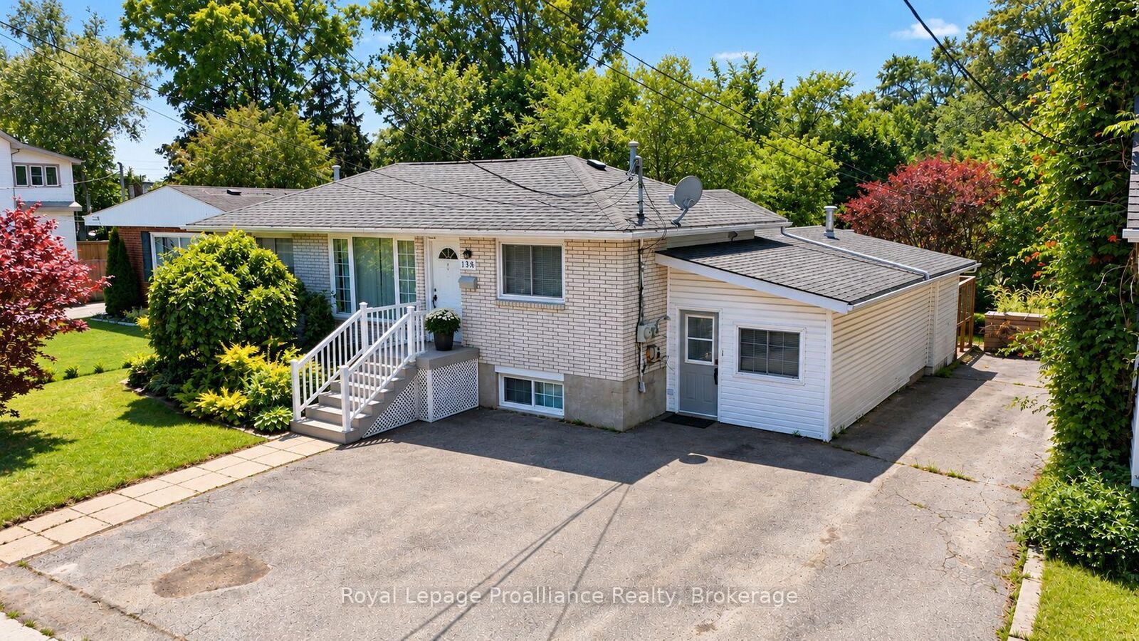 Property Photo: 136 Macdonald Avenue ON K8N 3Y3