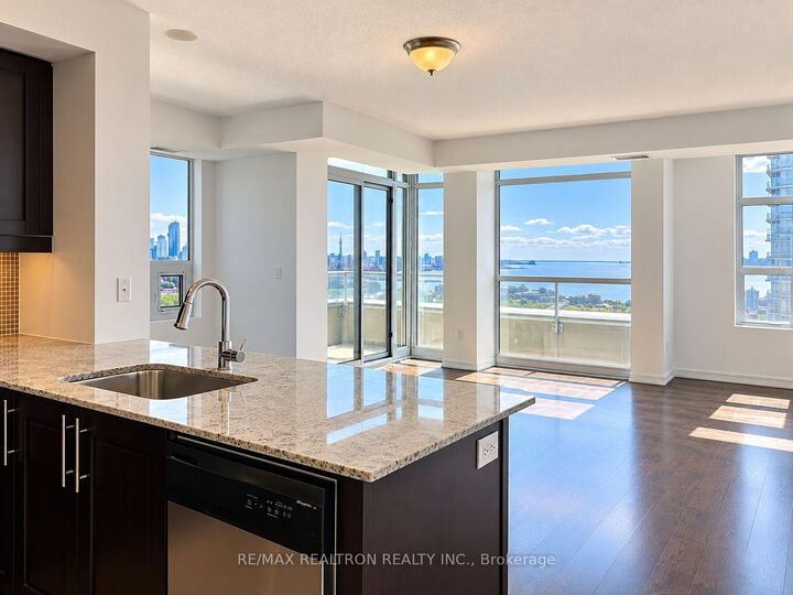 Property Photo:  65 East Liberty Street 902  ON M6K 3R2 