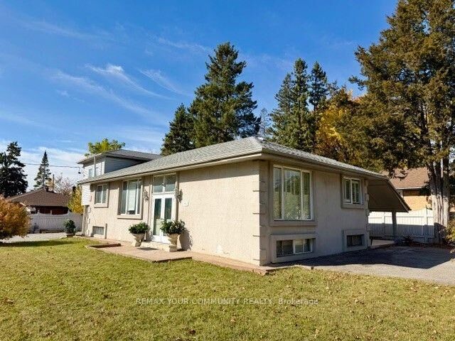 Property Photo: 546 Major Mackenzie Drive E Unit 1 Back Unit ON L4C 1J5