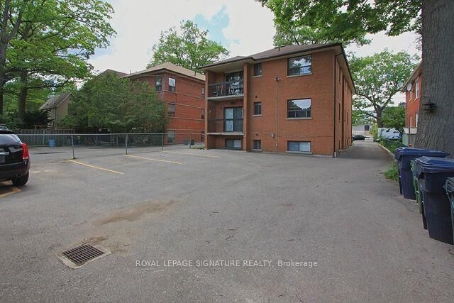 Property Photo:  31 Marina Avenue 3  ON M8W 1K4 