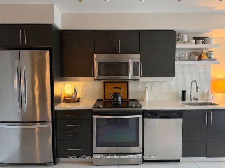 Property Photo: 400 Adelaide Street E 1814 ON M5A 4S3