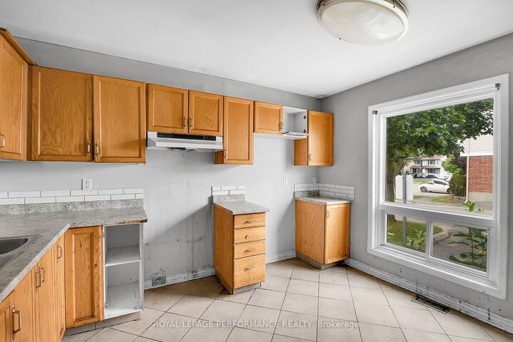 Property Photo: 1907 Colorado Lane 33 ON K1C 6V4