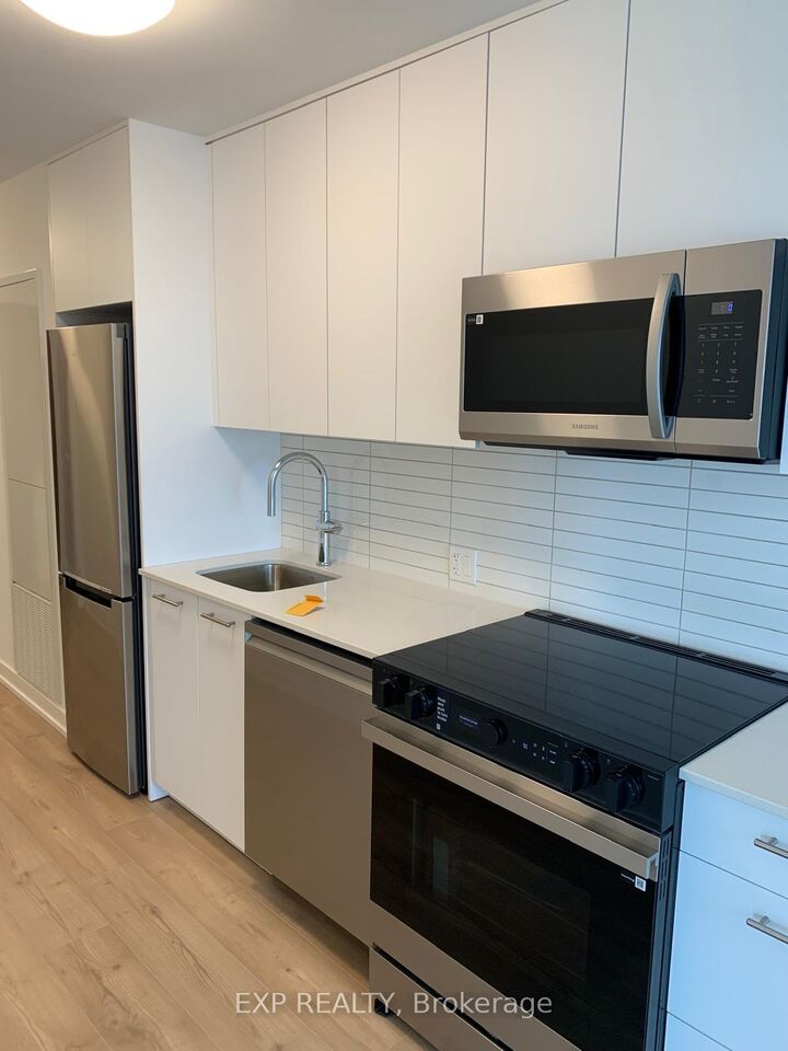 Property Photo:  30 Francis Street S 1103  ON N2G 0H1 