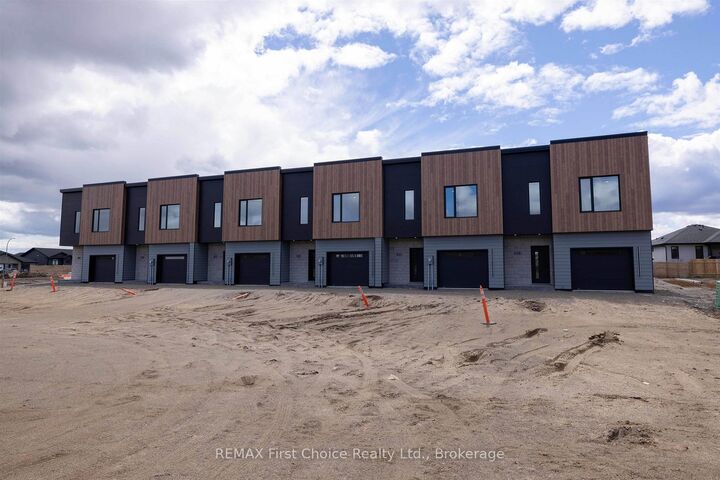 Property Photo: 832 Weiler Boulevard ON P7C 0A7