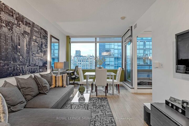 Property Photo:  438 King Street W 1315  ON M5V 3T9 