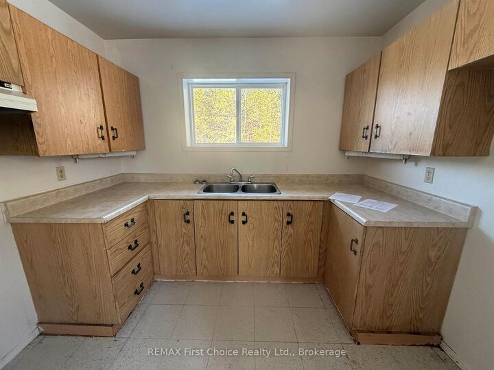 Property Photo: 14 Superior Avenue ON P0T 1T0