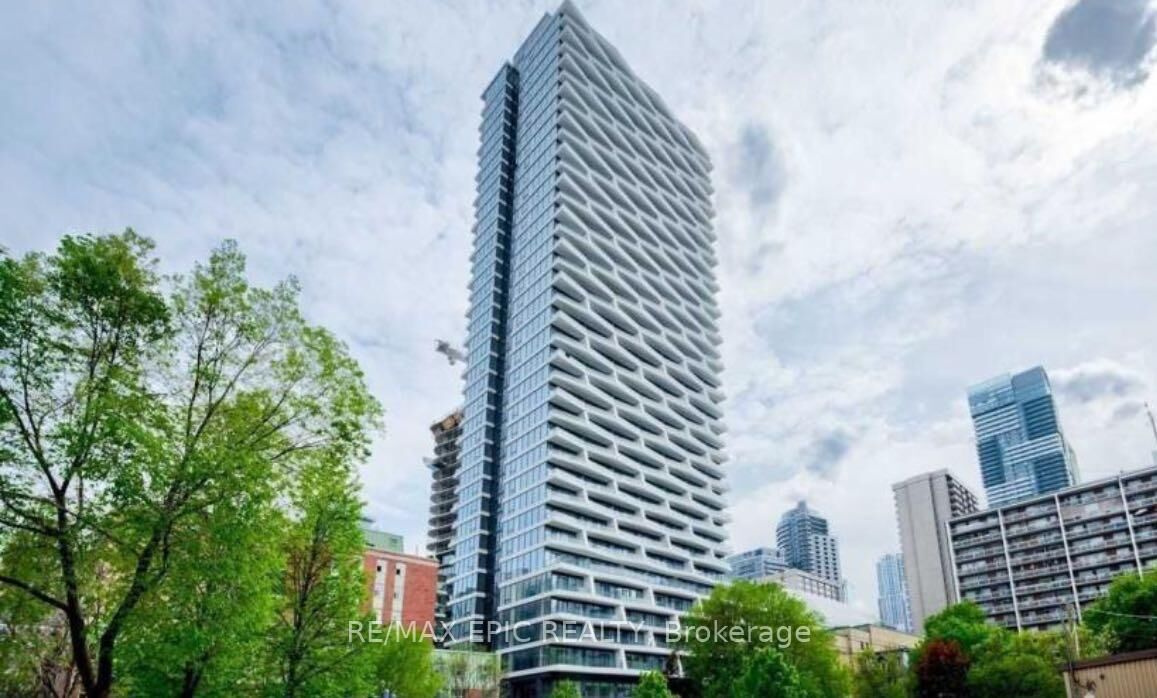 Property Photo: 85 Wood Street 811 ON M4Y 0E8