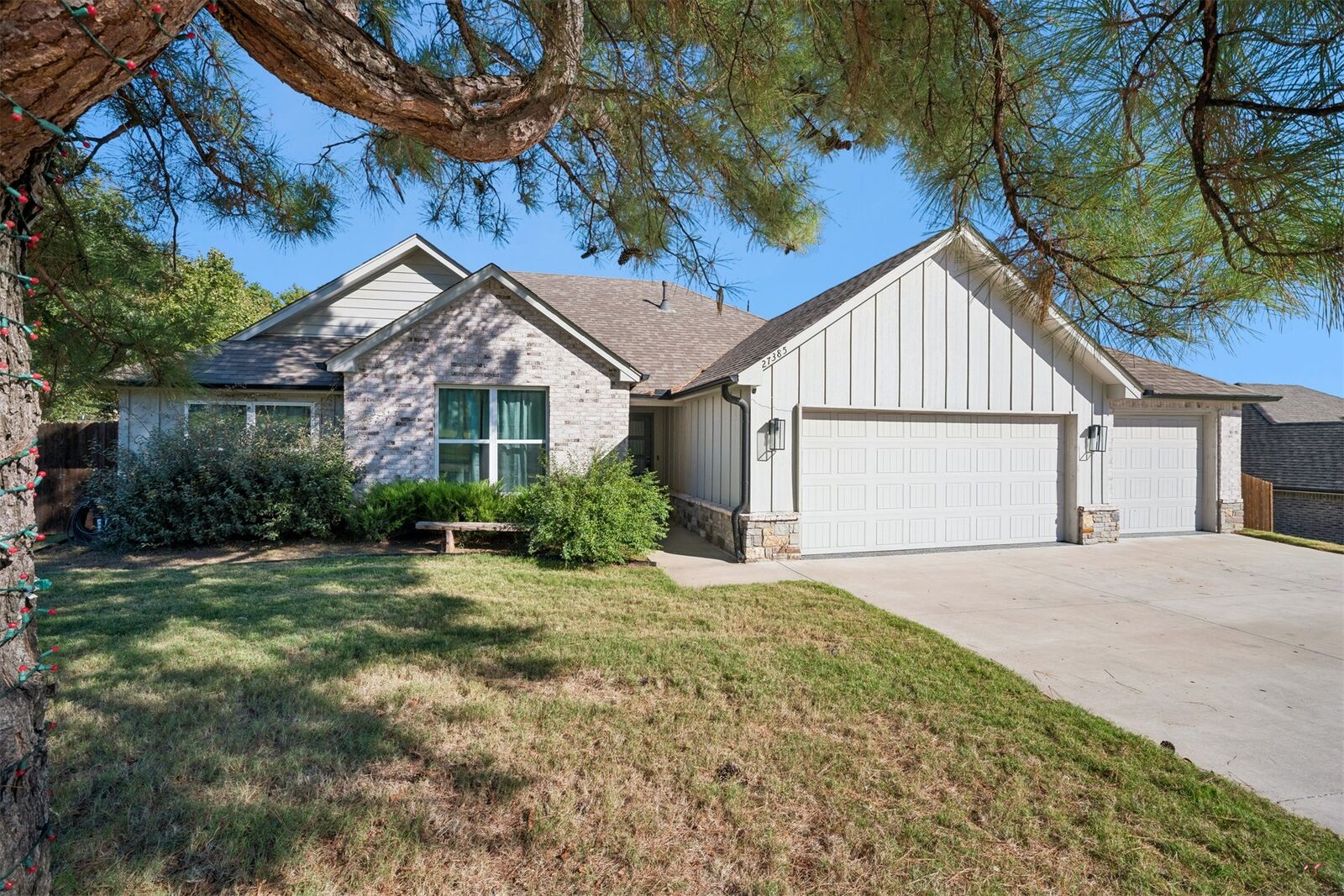 Property Photo:  27385 E 125th Place  OK 74429 