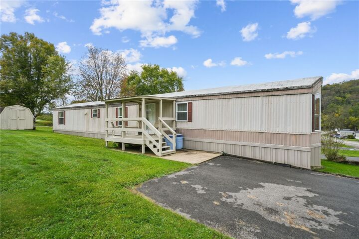 Property Photo:  111 Yellow Pine Ln  PA 15672 