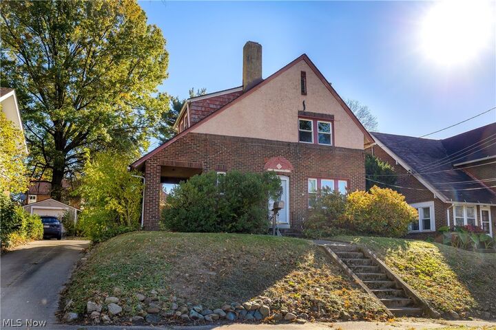 Property Photo: 405 Saint Leger Avenue OH 44305
