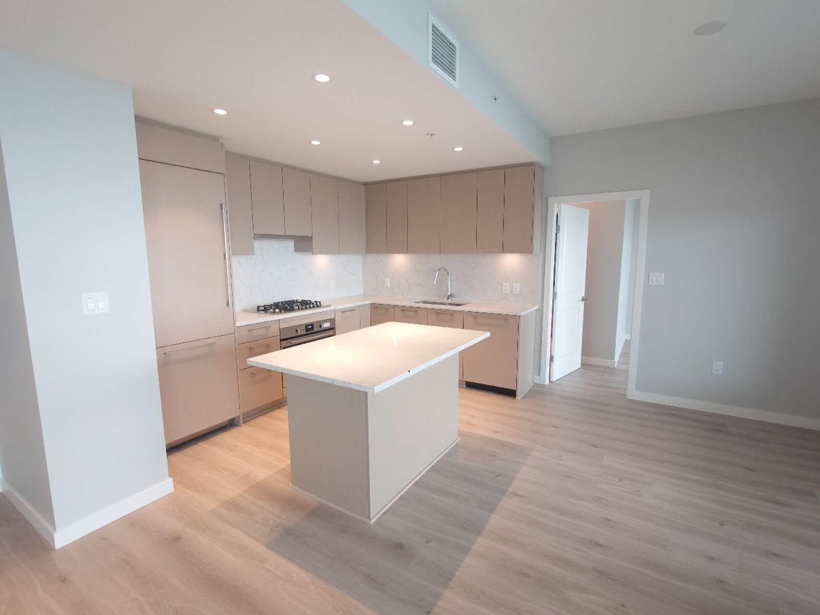 Property Photo: 5938 Olive Avenue 27xx BC V5H 0M6