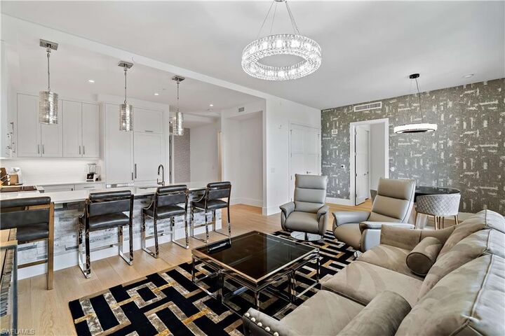 Property Photo:  850 Central Ave 202  FL 34102 